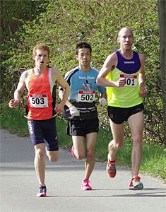 Stephens-Whale, Haraguchi and Jackson in the early km's: Photo by Rick Horne