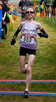 Adrienne Gomes, women's winner - photo by Alberto Orchansky